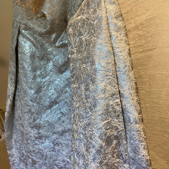 Lord & Taylor Gown, NWOT - Picture 4 of 9